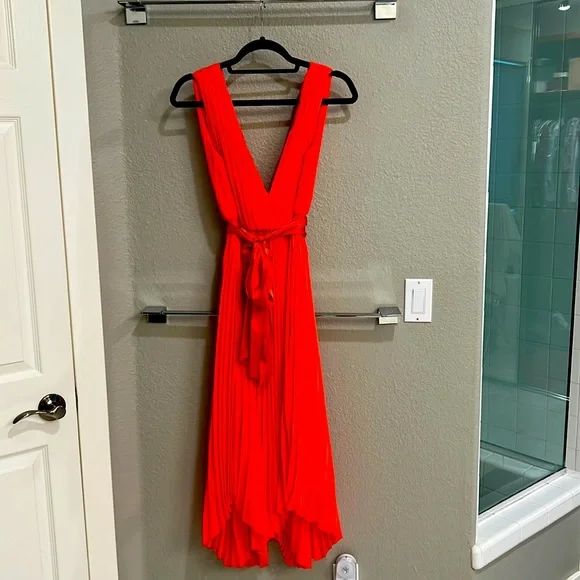 phoebe's bridesmaid dresses friends The Sue Dress – La Maregold main image 1